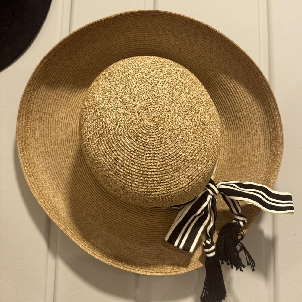 Eric Javits New York Squishee®️Hat with ribbon bow packable lightweight sun